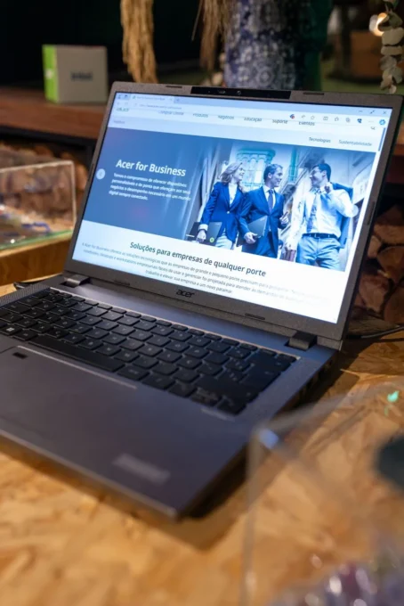 Notebook leve: mobilidade sem perder desempenho