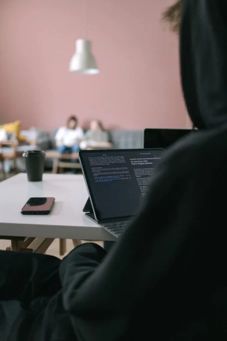 Golpes digitais: como se proteger hoje